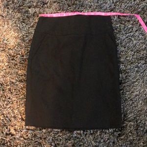 EUC Black pencil skirt with pockets